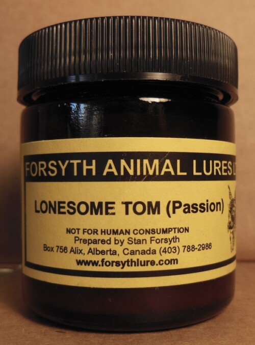 Forsyth Animal Lure - Lonesome Tom Lure  (2 oz)